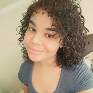 Meet your Posher, Leticia